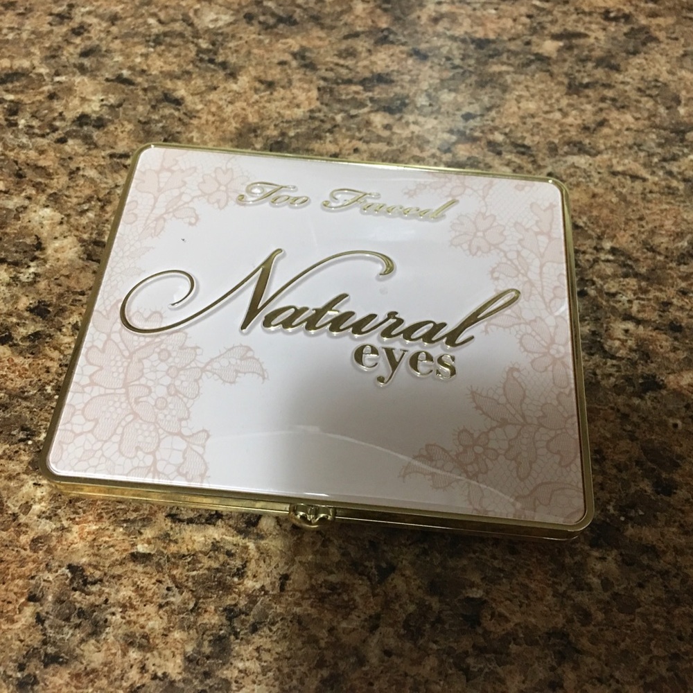 Too faced Natural Eyes Palette